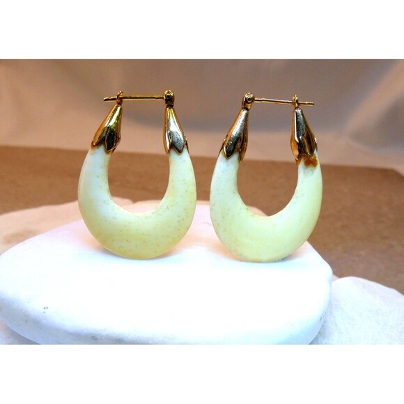 VTG 14K Gold Carved Earrings Africa 3.1gr - Picture 4 of 5